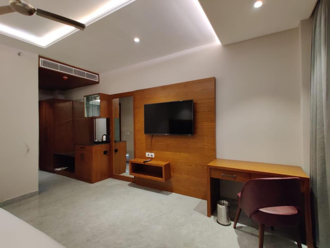 Hotel Parth Una  外观 照片