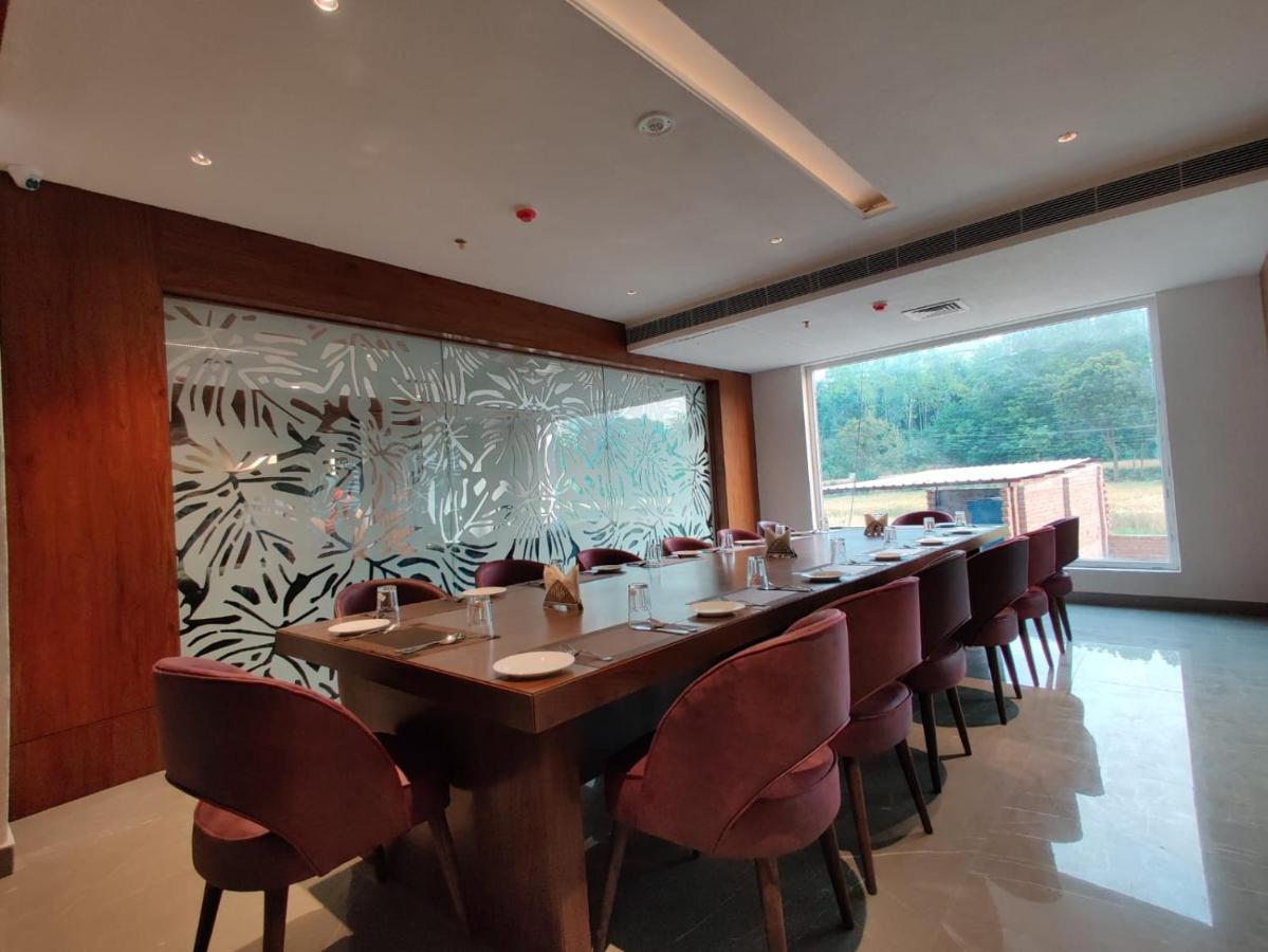 Hotel Parth Una  外观 照片