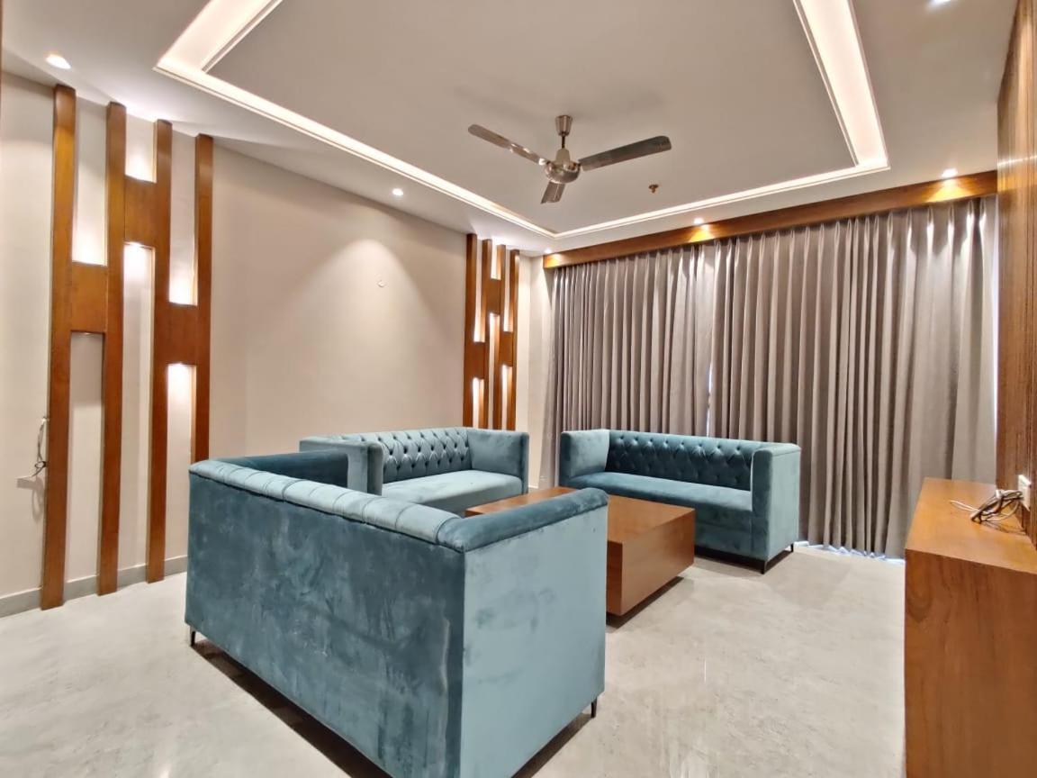Hotel Parth Una  外观 照片