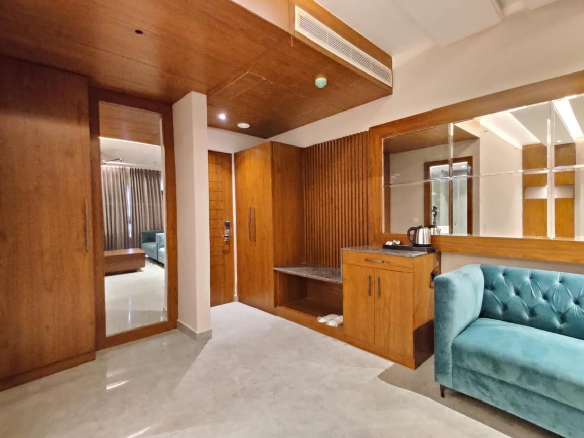 Hotel Parth Una  外观 照片